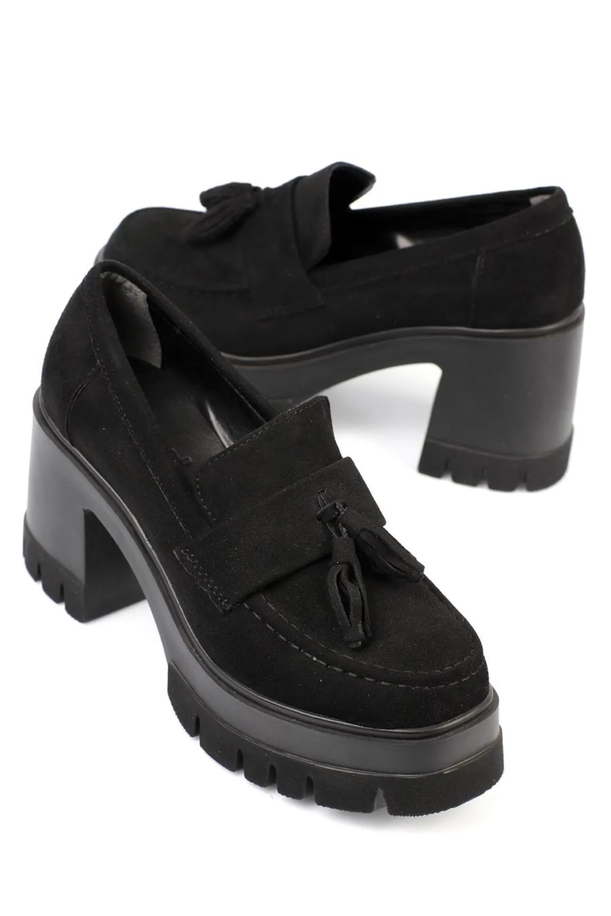 Capone Outfitters  Capone Damen-Loafer mit runder Zehenpartie, Quasten und mittelhohem Absatz