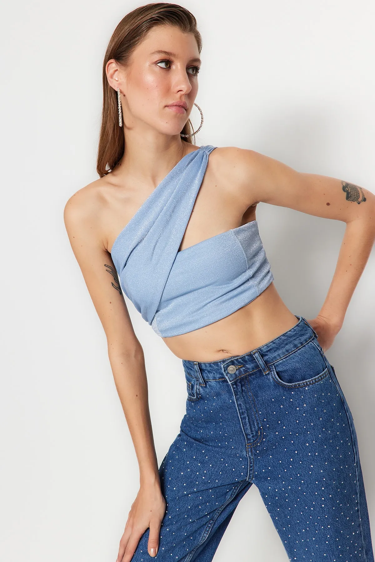 Trendyol Collection  Blaues, bauchfreies, gestricktes, glänzendes Bustier TPRSS23BS00042
