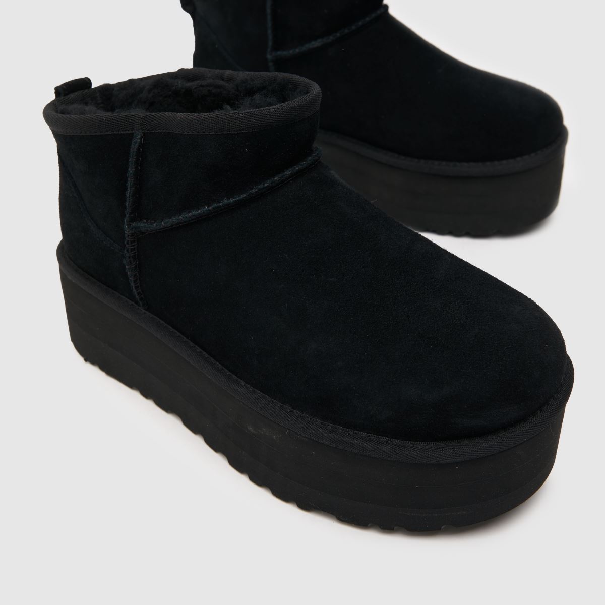 UGG Classic Ultra Mini Platform Csizma Fekete Színben