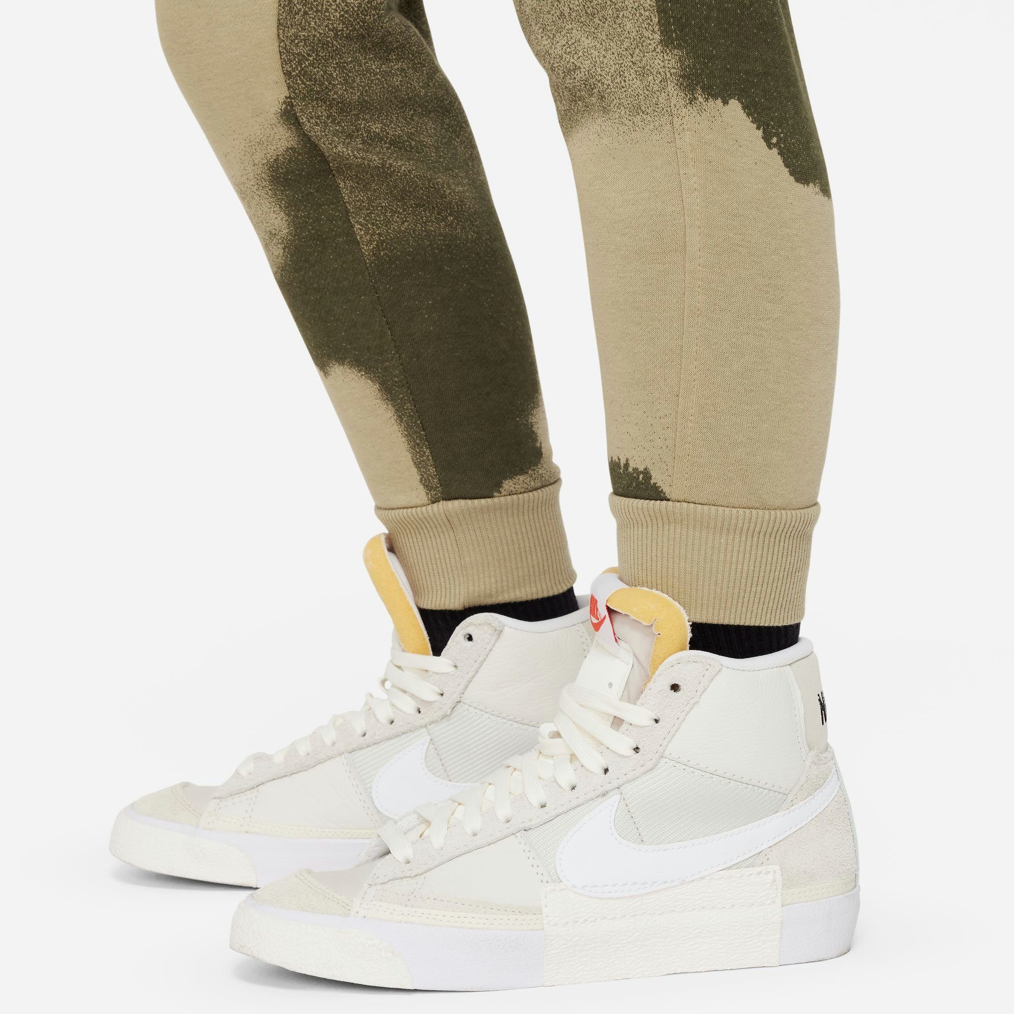 Nike Sportswear Jogginghose K CLUB FLC HBR JOGGER WASH AOP - für Kinder