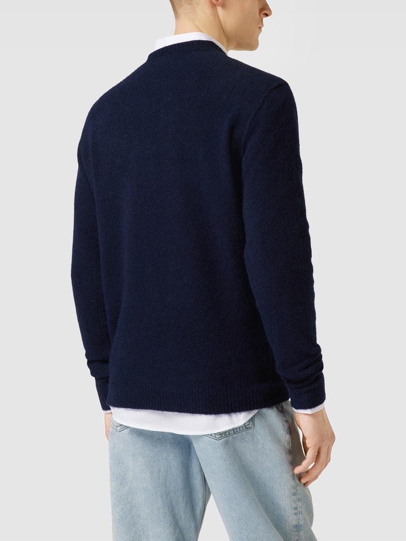Strickpullover mit gerippten Abschlüssen in marineblau