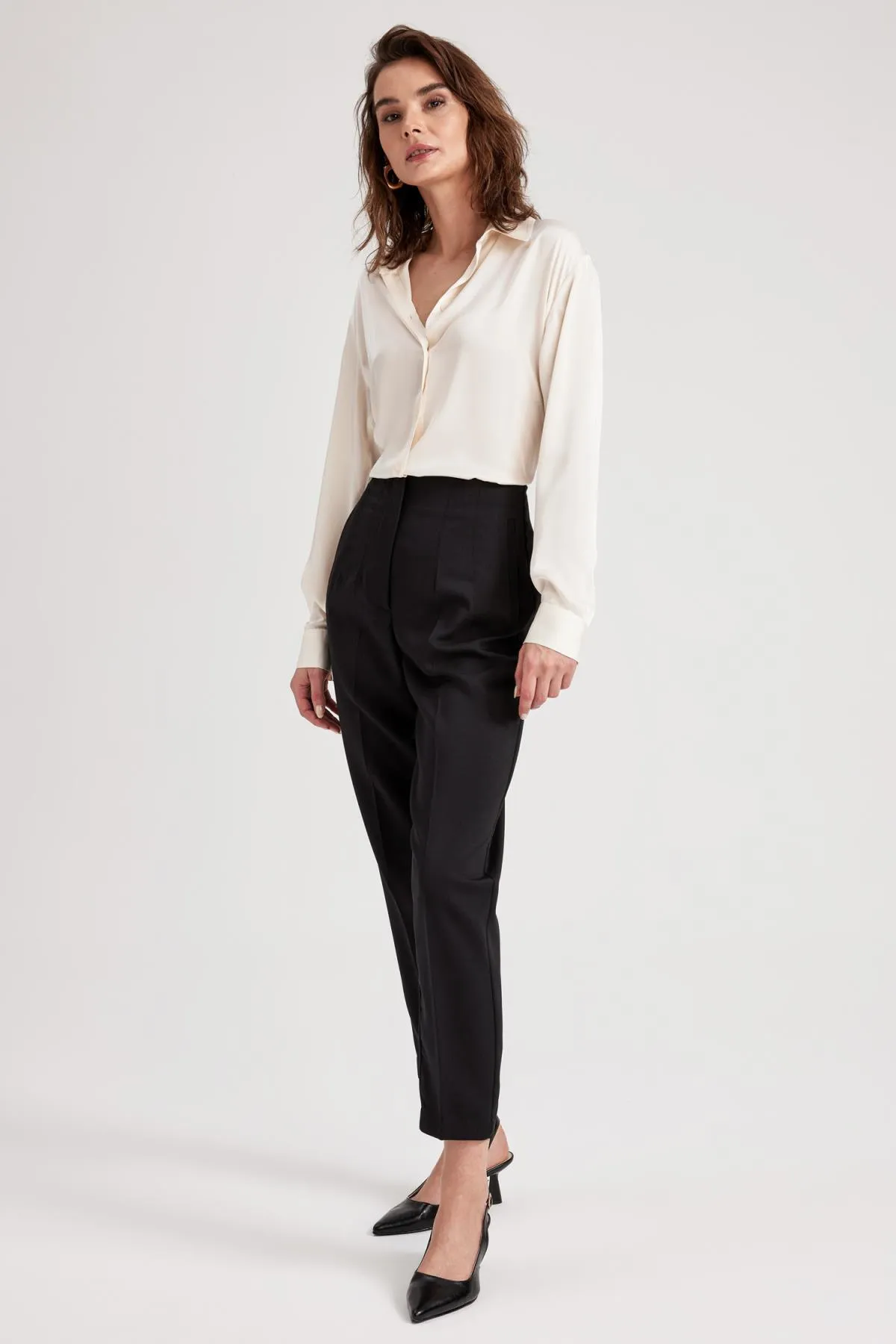 DeFacto  Slim-Fit-Hose mit hoher Taille W9757az23sm