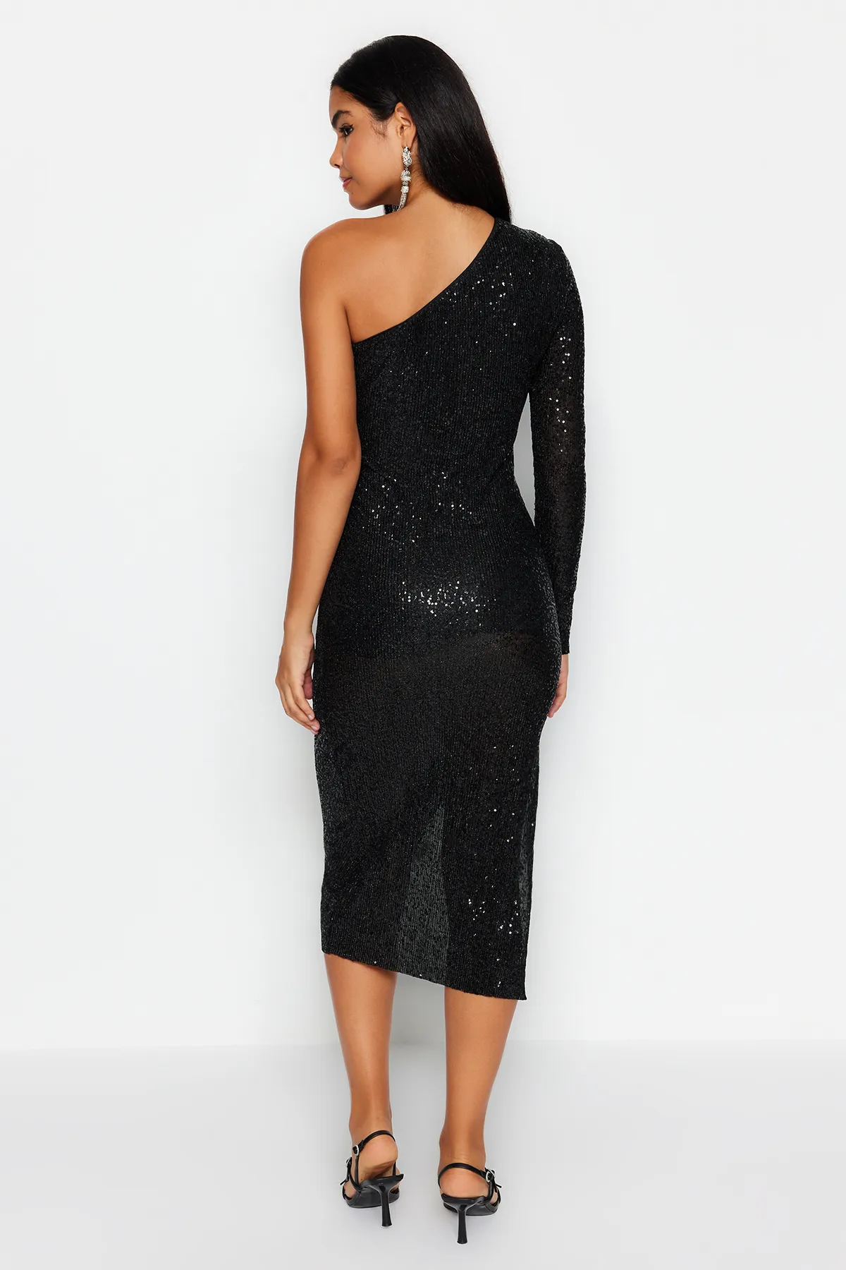 Trendyol Collection  Schwarzes, einärmeliges, elegantes Abendkleid mit Pailletten TPRAW24EL00288