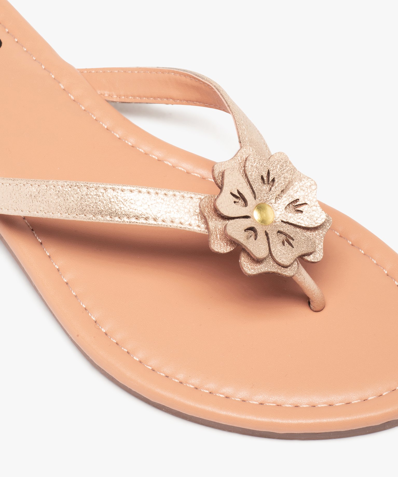 Tongs femme à petit talon plat et fleur sur l’entre-doigts or | GEMO