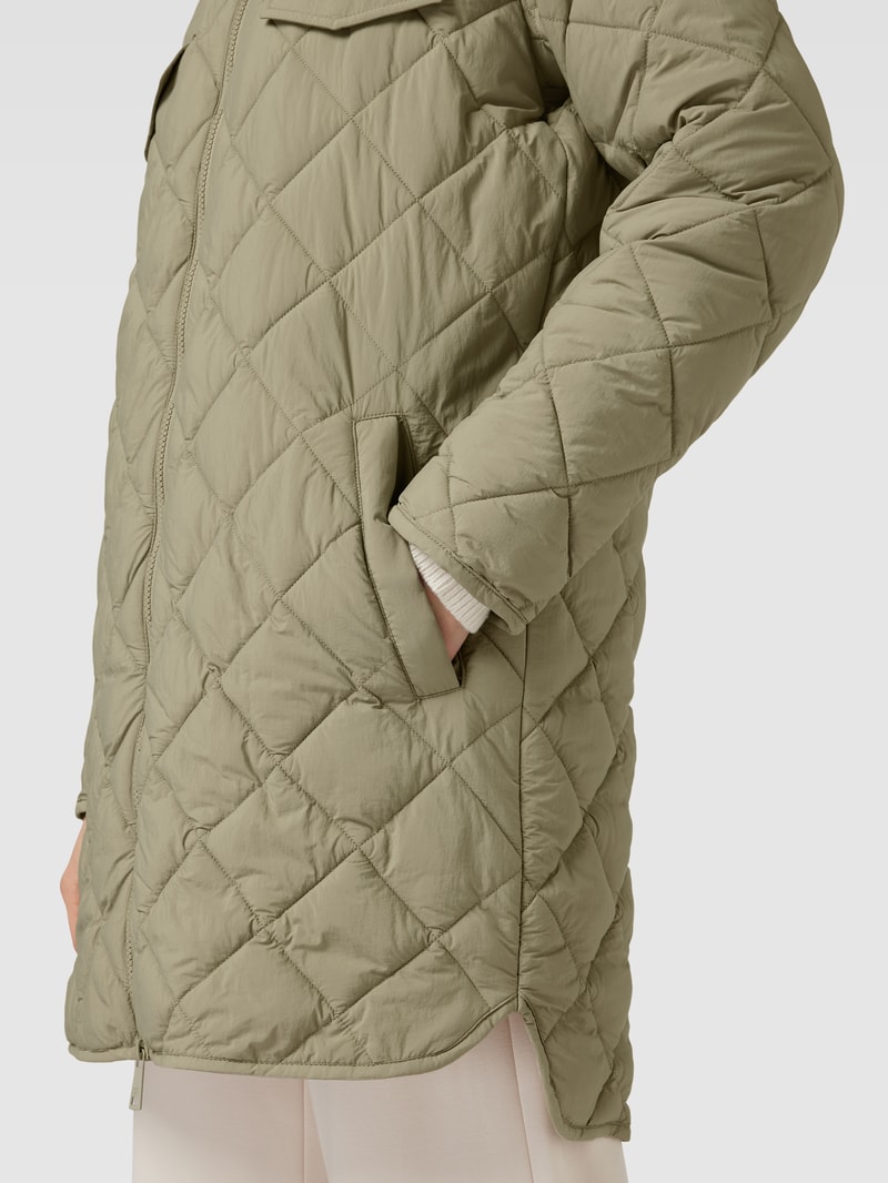 Steppjacke mit Label-Patch in khaki