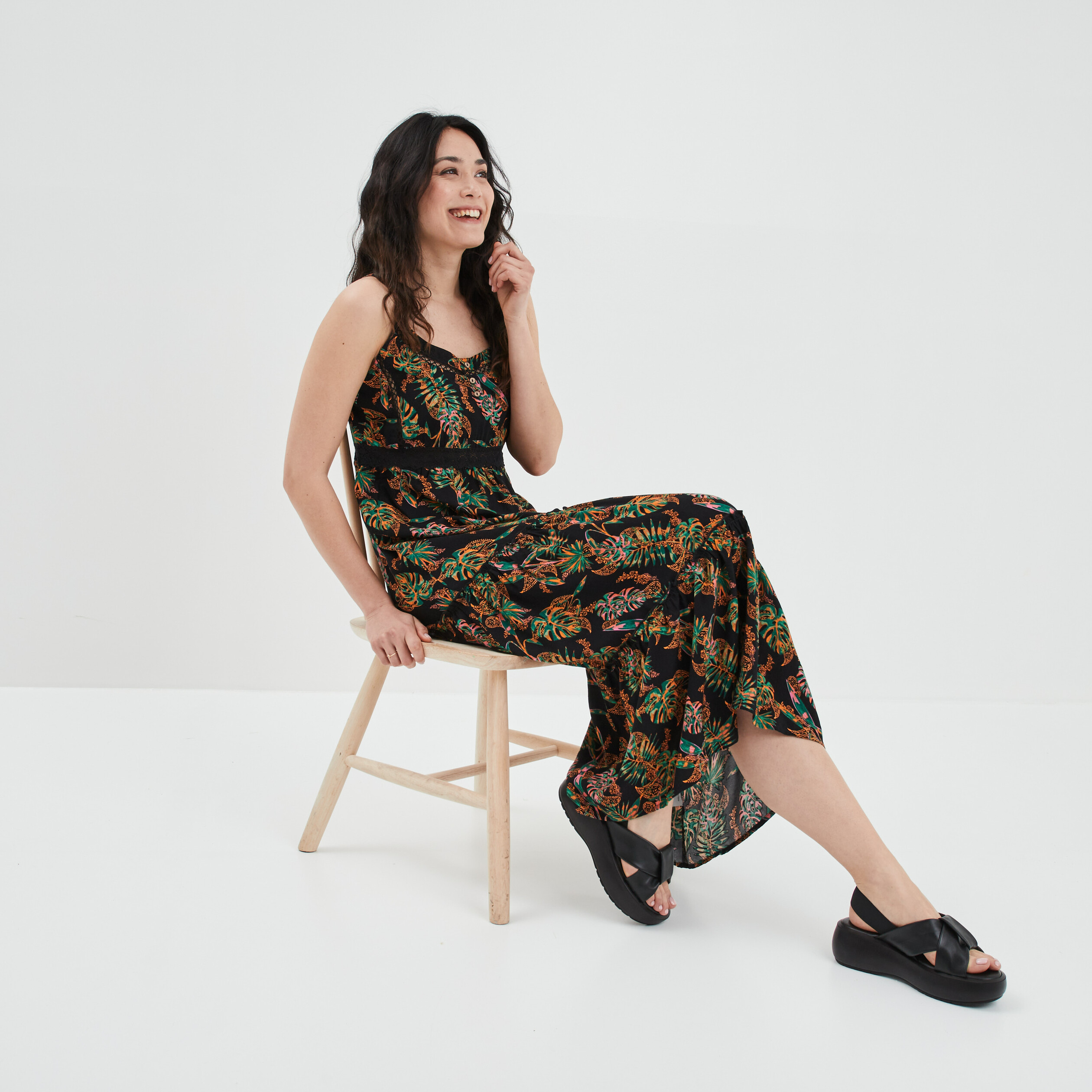 Robe longue droite fluide volantée noir femme | La Halle