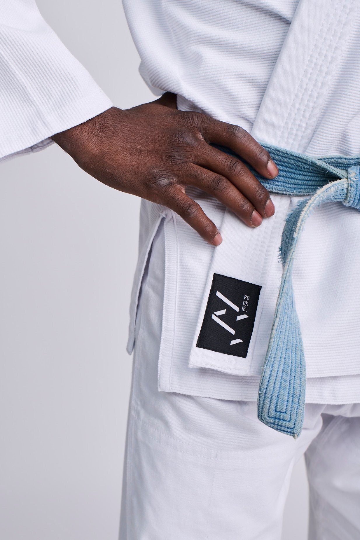 IPPONGEAR Karateanzug Rookie BJJ Brazilian Jiu Jitsu Anzug (Jacke, Hose und Gürtel), 350gr/m² Stoffdichte I Reißfestes Material