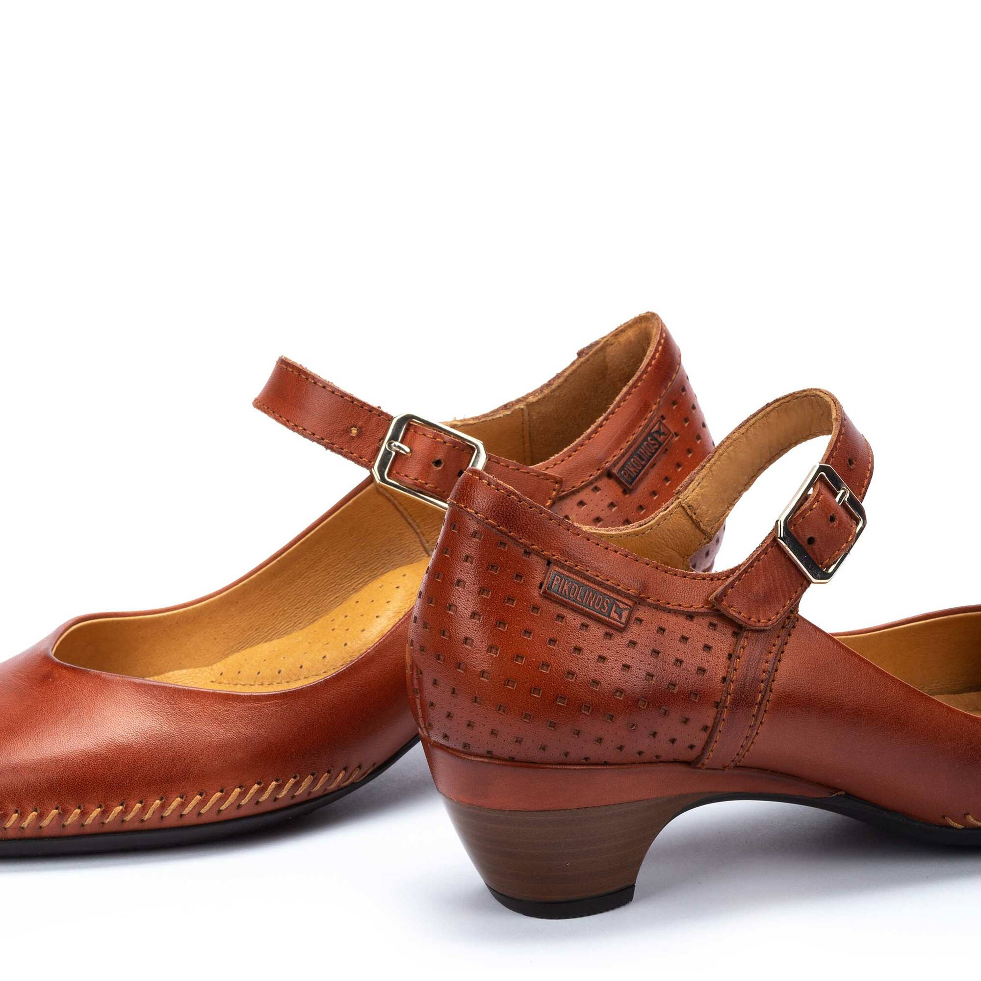 Buty damskie z boczną klamrą - BRICK