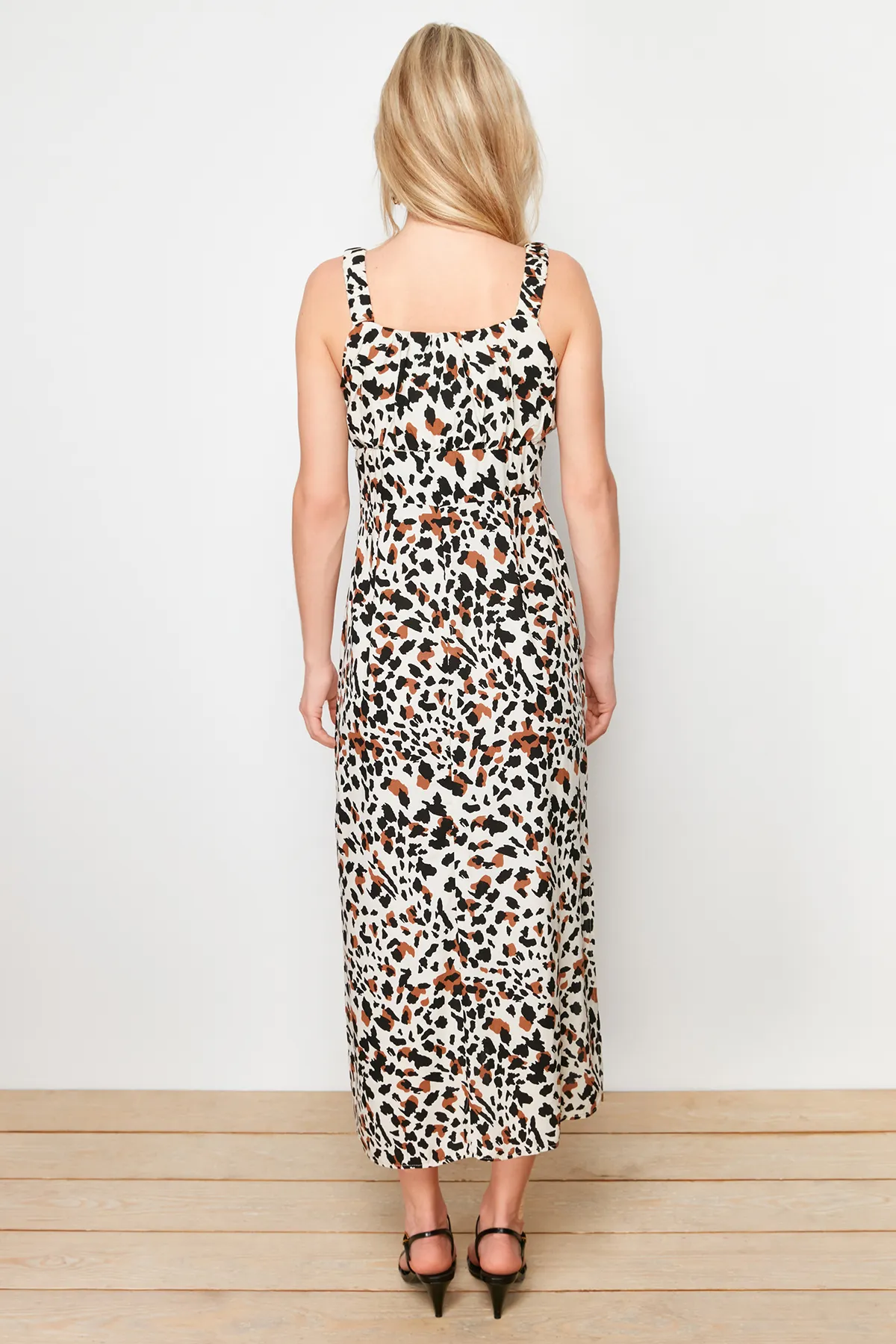 Trendyol Collection  Ecru gewebtes Maxikleid TWOSS24EL00613