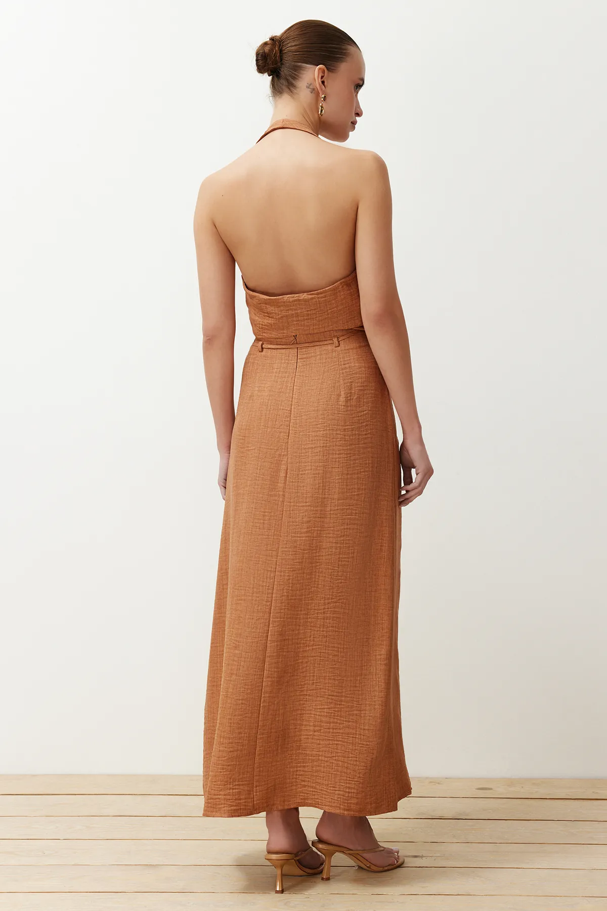 Trendyol Collection  Kamelfarbener Schnürgürtel, detaillierter Leinen-Look, gewebter Maxirock TWOSS24ET00186