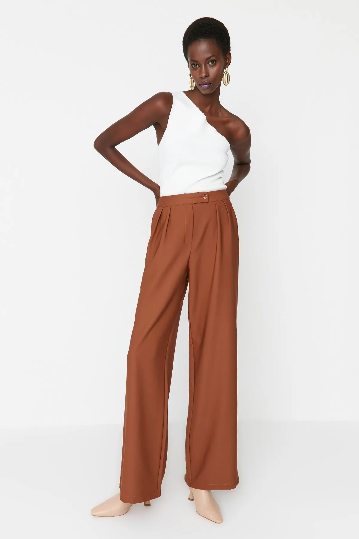 Trendyol Collection  Braune Webhose mit weitem Bein und hoher Taille TWOAW22PL0066