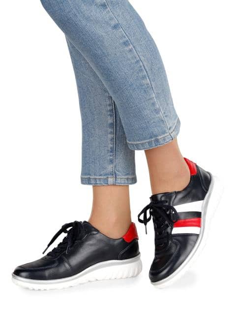 Schnürschuh