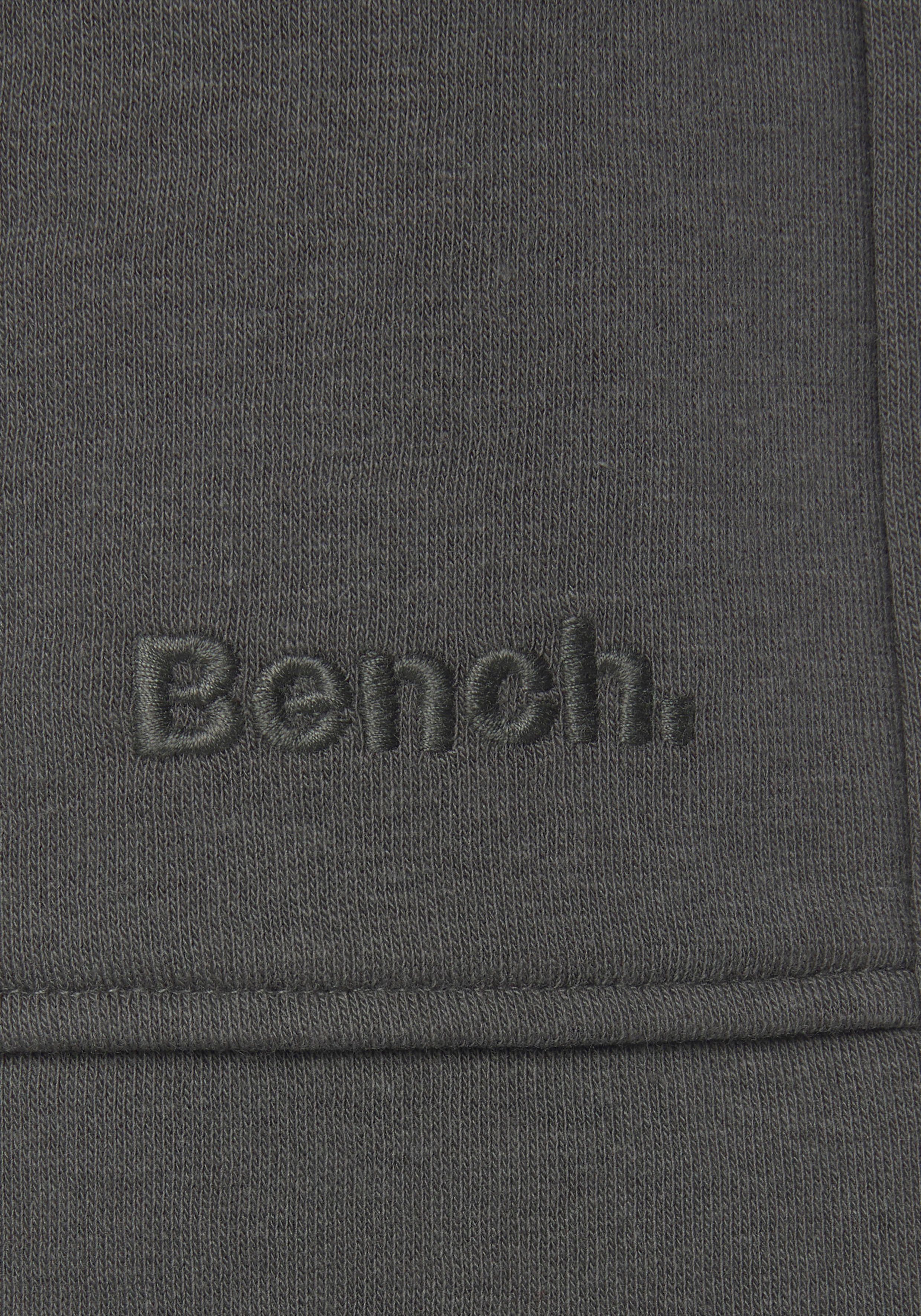 Bench. Relaxshorts mit aufgesetzten Taschen, Loungeanzug