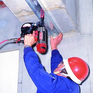 Cloueuse à bobine haute pression Max THN92050 HN120 pour béton (B60) et acier - 23 bars / 22-65 mm