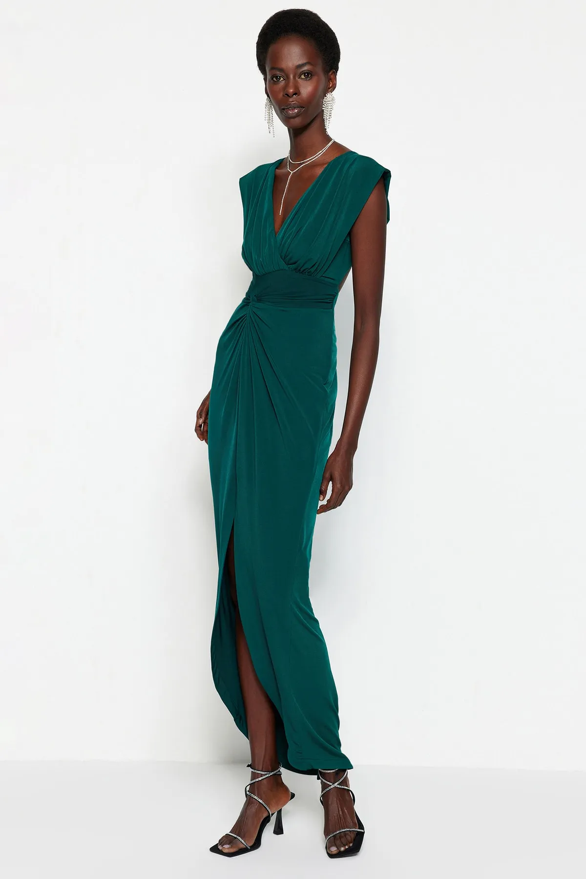 Trendyol Collection  Smaragdgrünes gefüttertes langes Abendkleid mit Strickpaspelierung TPRSS22AE0034