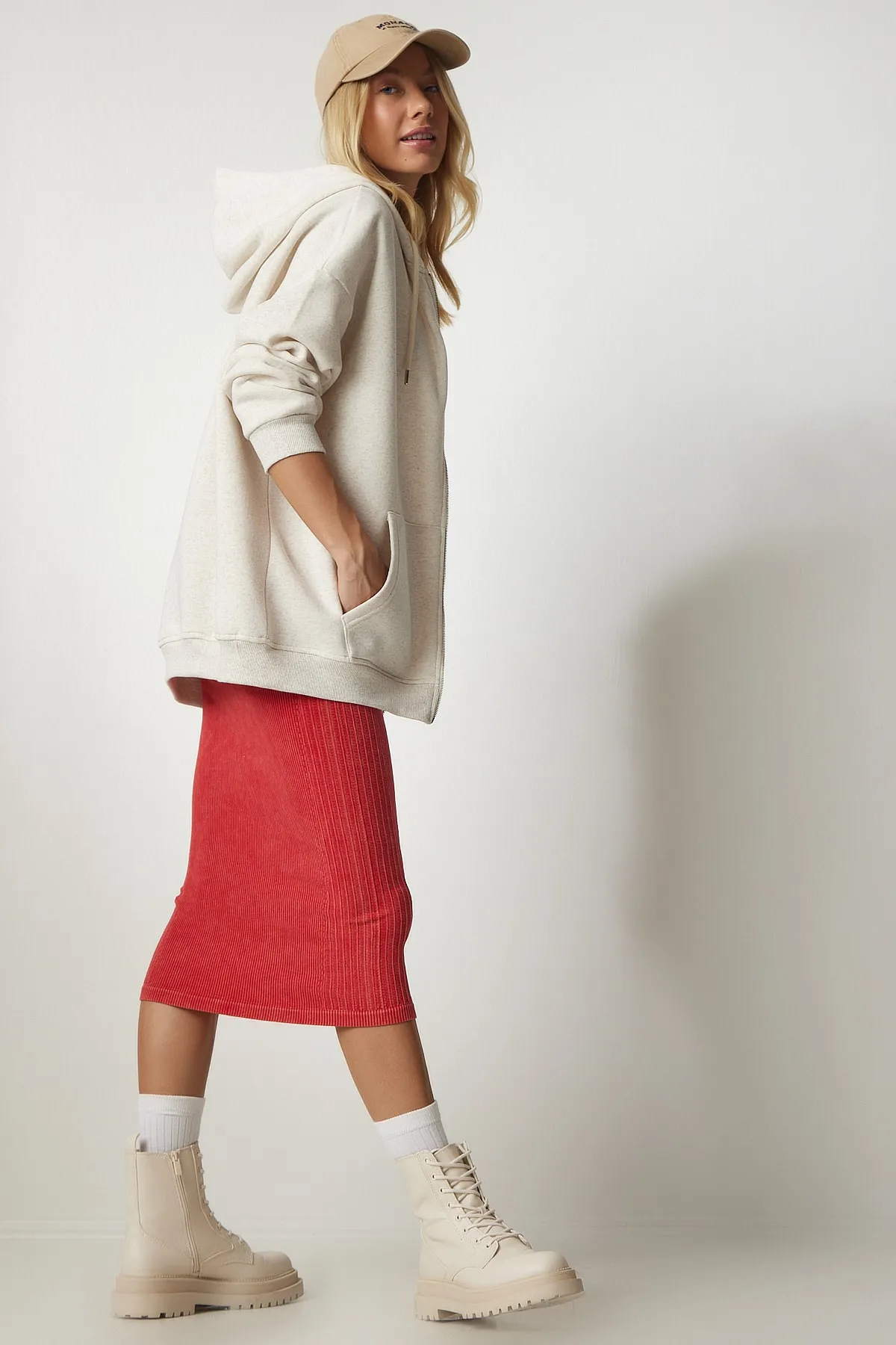 Happiness İstanbul  Cremefarbenes Oversize-Sweatshirt mit Kapuze und Reißverschluss für Damen UB00124