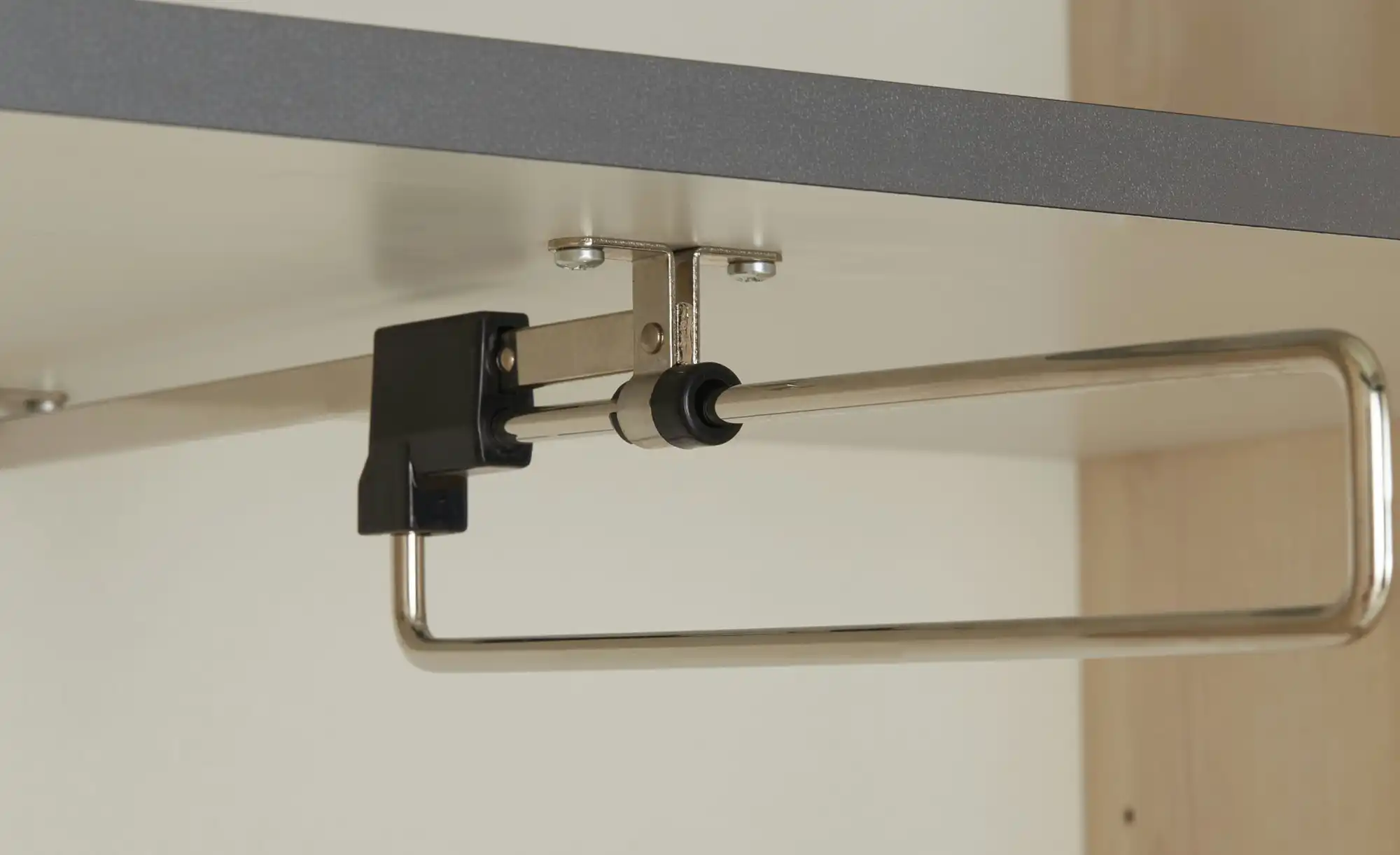 Garderobenschrank