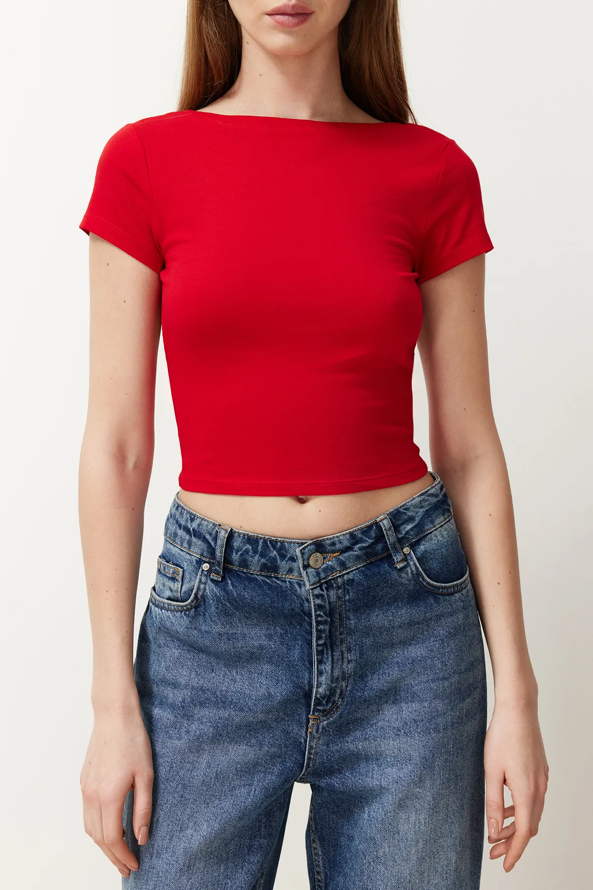 Trendyol Collection  Rote, rückenfreie, bauchfreie, dehnbare Strickbluse aus Baumwolle TWOSS23BZ00912