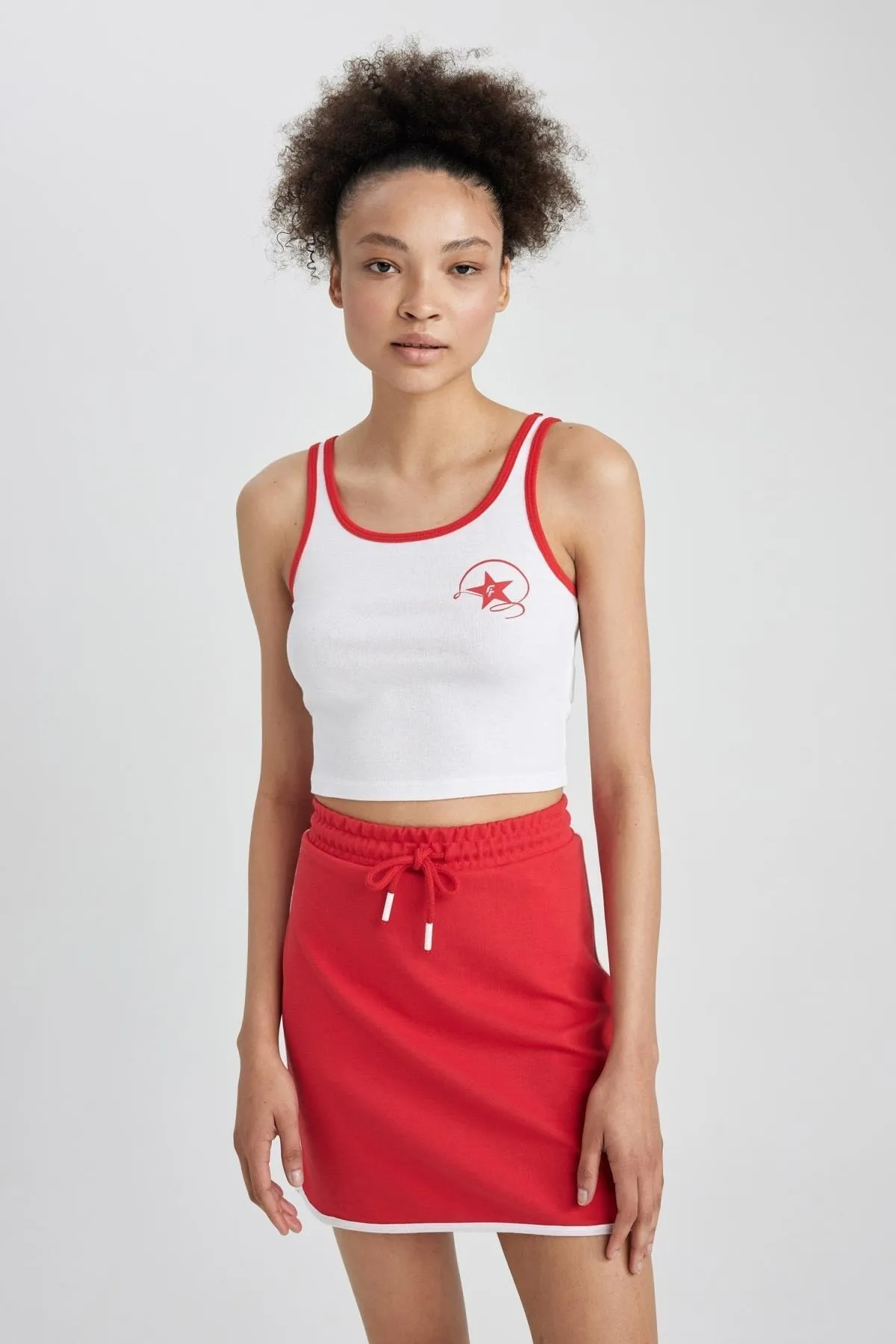 DeFacto  Fit Crop Bedrucktes Rundhals-Ripp-Shirt Athlete Cotton Athlete A6899ax23sm