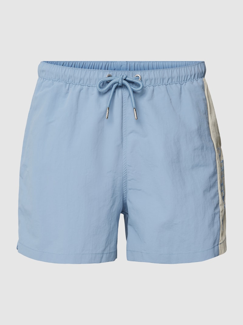 Shorts mit seitlichen Eingrifftaschen in blau