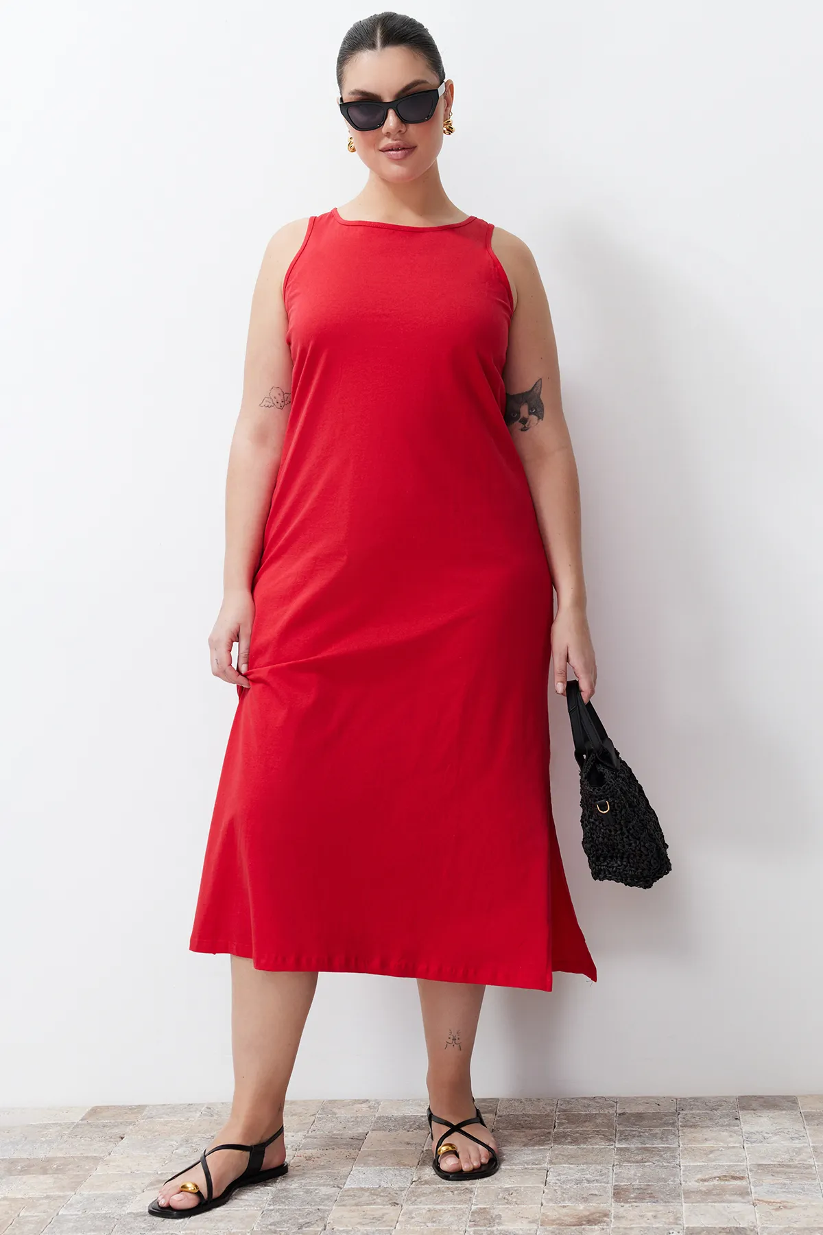 Trendyol Curve  Rotes Strickkleid aus Single-Jersey in Übergröße