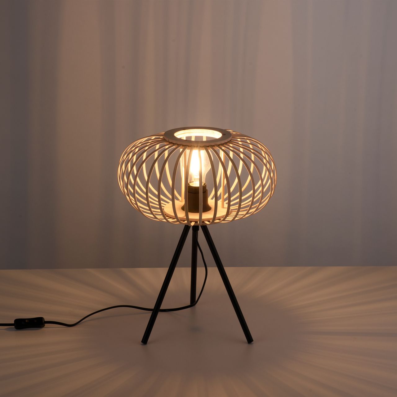 JUST LIGHT LeuchtenDirekt Tischleuchte RACOON, 1-flammig, E27, Dreibein-Stativ, Bambus-Schirm, Ø32cm, Holz-natur, IP20