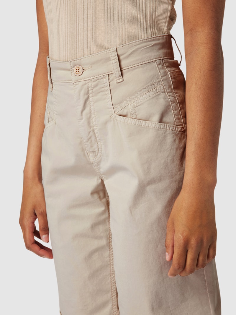 Bermudas mit fixierten Beinumschlägen Modell 'Kacie' in sand
