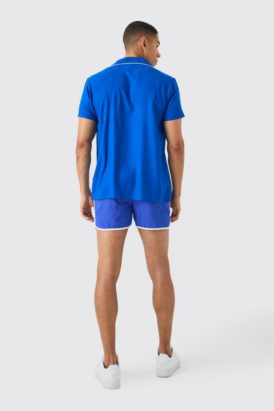Kurzärmliges Hemd mit Paspeln & Badehose