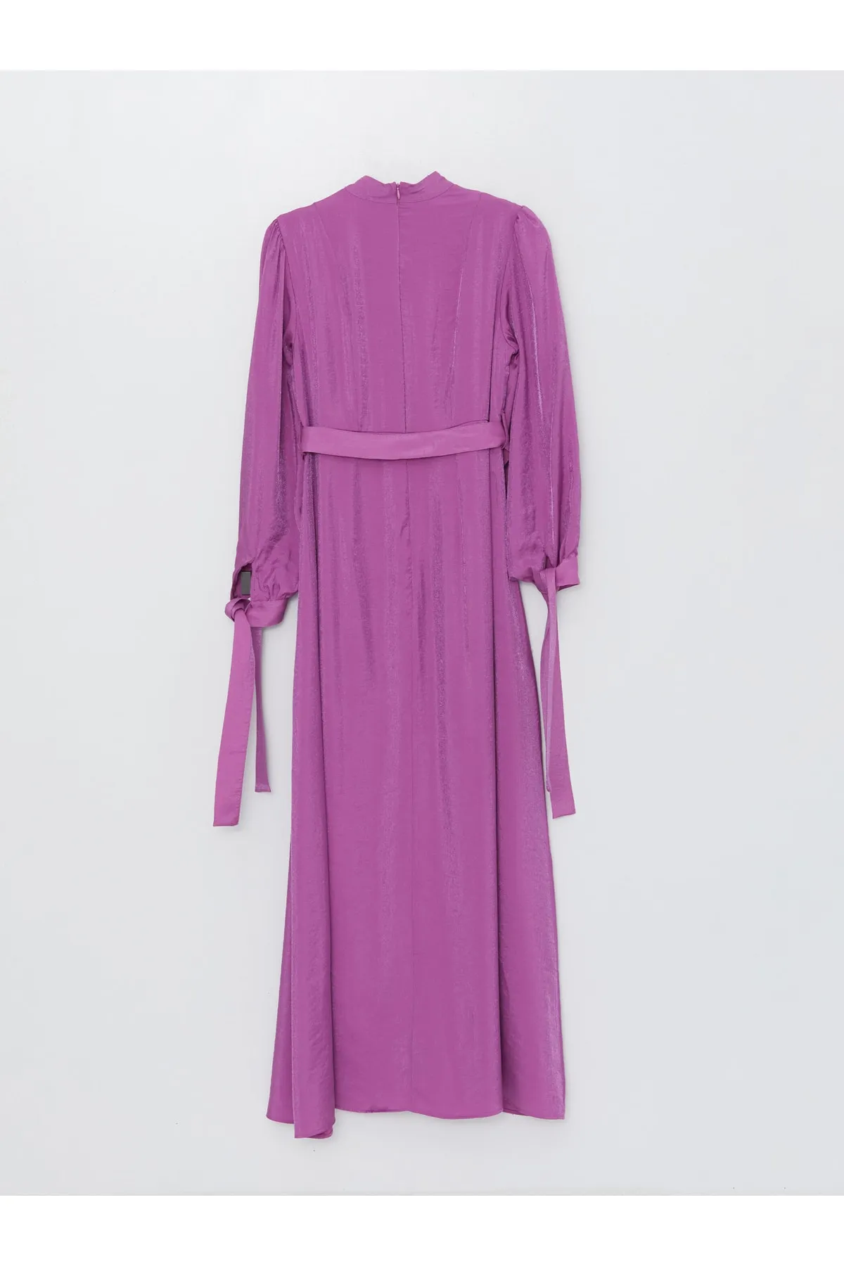 LC Waikiki  Gerades, langärmliges Satin-Damenkleid mit hohem Kragen