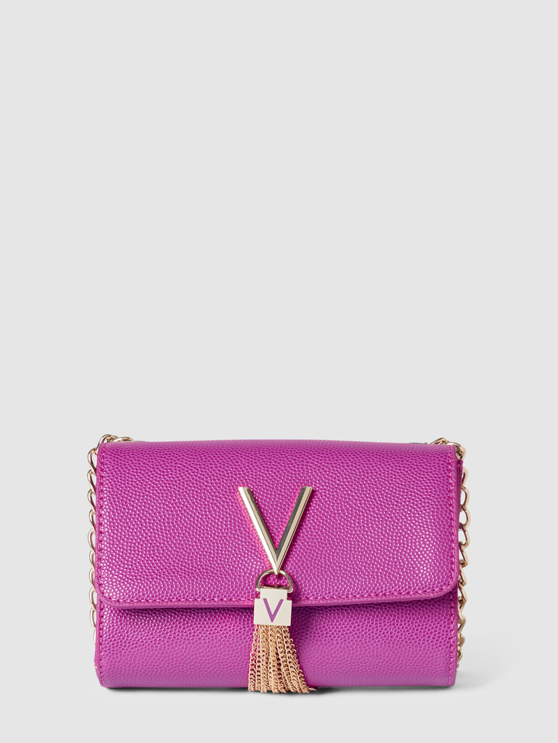 Clutch mit Label-Applikation Modell 'DIVINA' in fuchsia