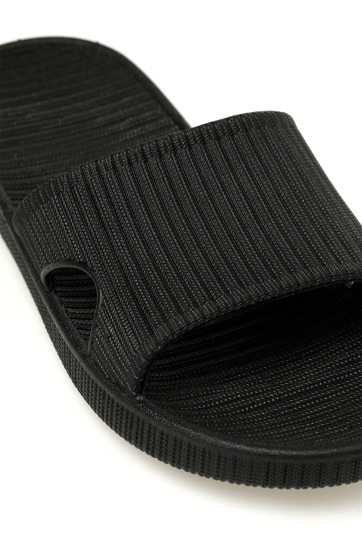 Polaris  605080.Z3PR Schwarze Damenhausschuhe