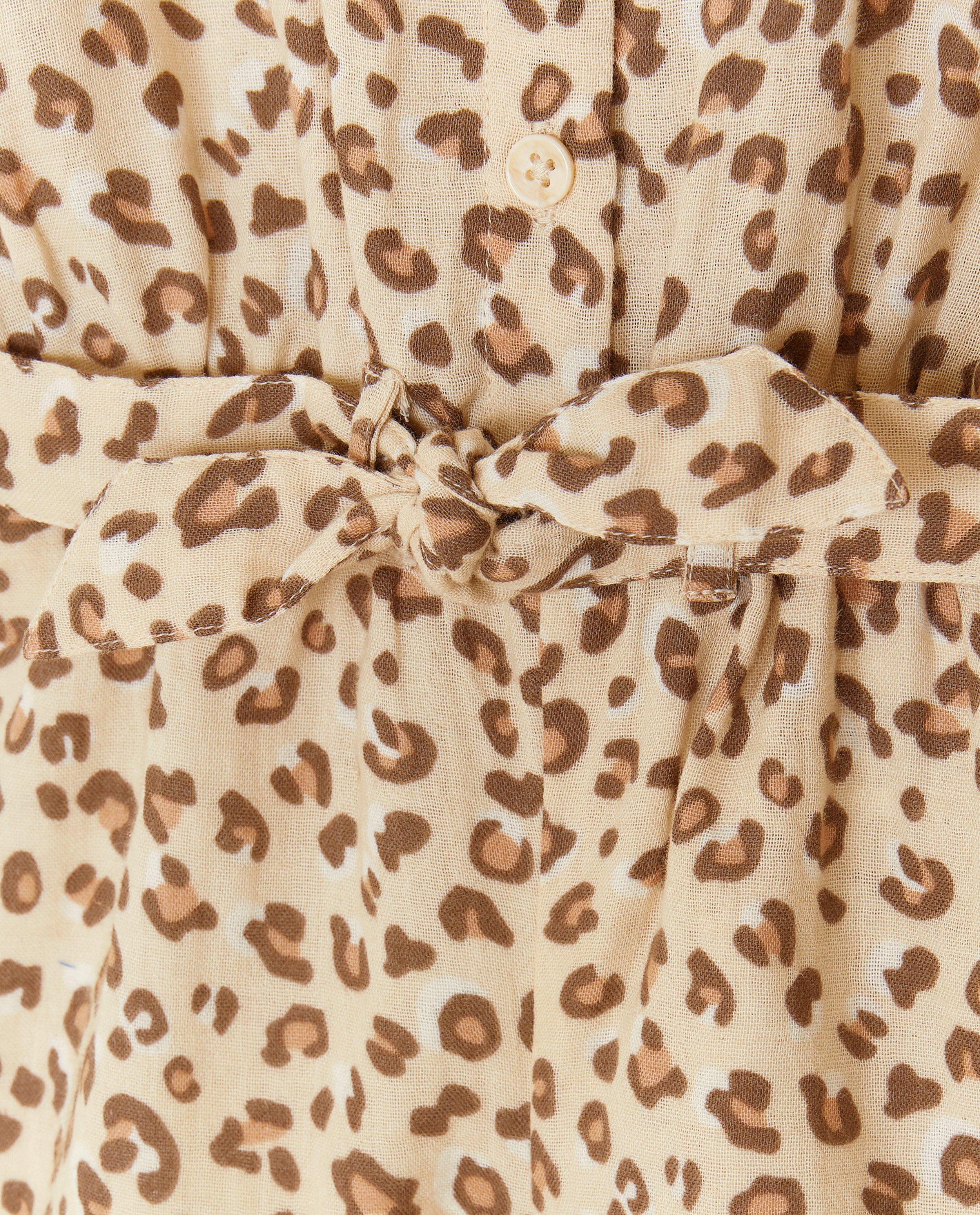 Salopetă Cuddles and Smiles cu imprimeu leopard bej deschis