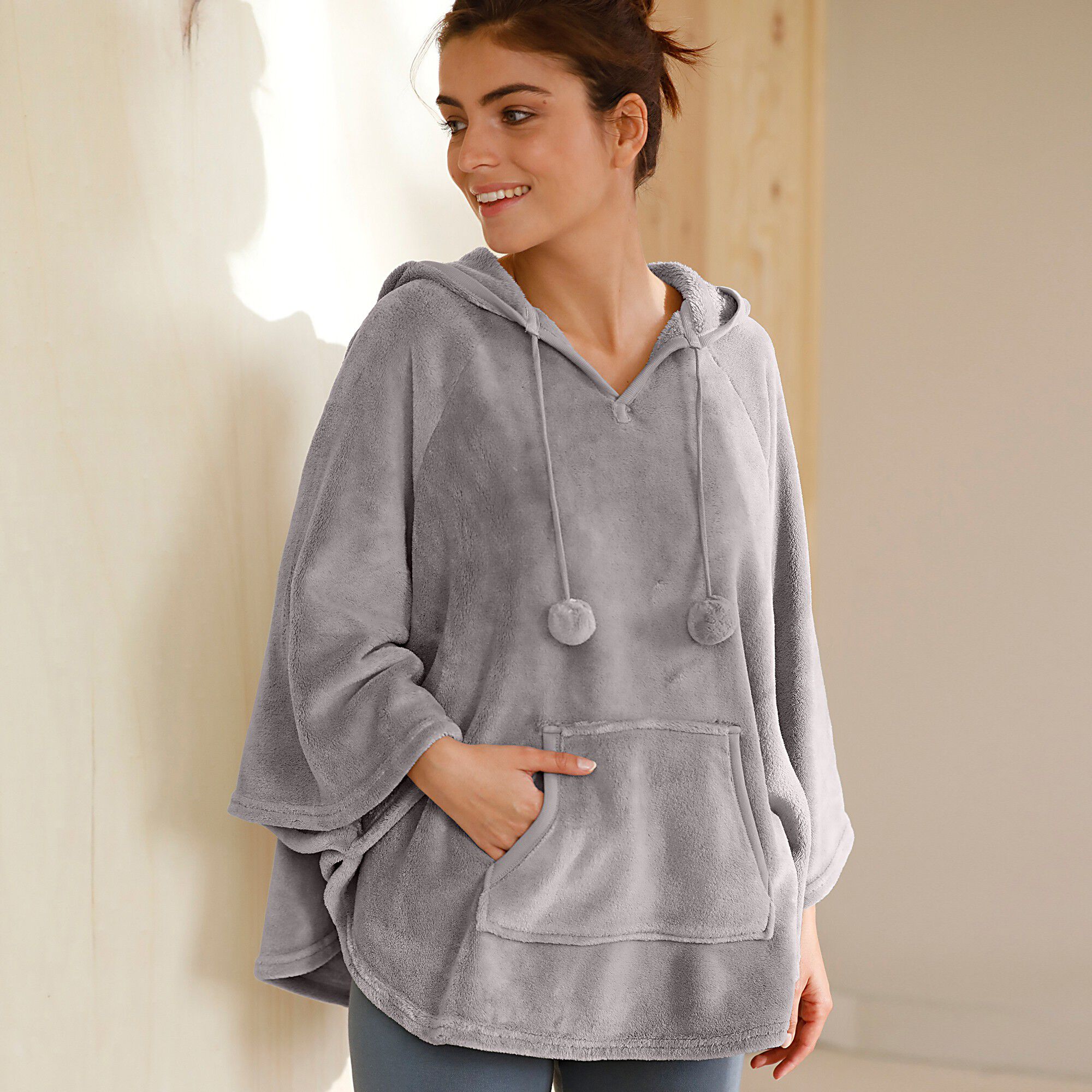 Poncho à capuche, maille polaire toucher peluche