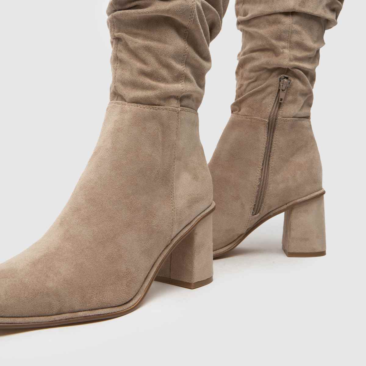 Schuh Daria knähöga stövlar i taupe