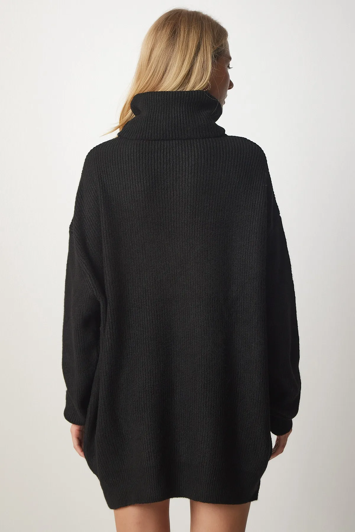 Happiness İstanbul  Schwarzer, langer Rollkragenpullover für Damen, Strick, MX00107
