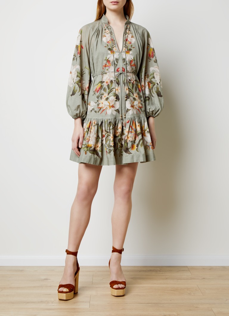 Rochie scurtă tip tunică Lexi de la Zimmermann, cu imprimeu floral și mâneci bufante.