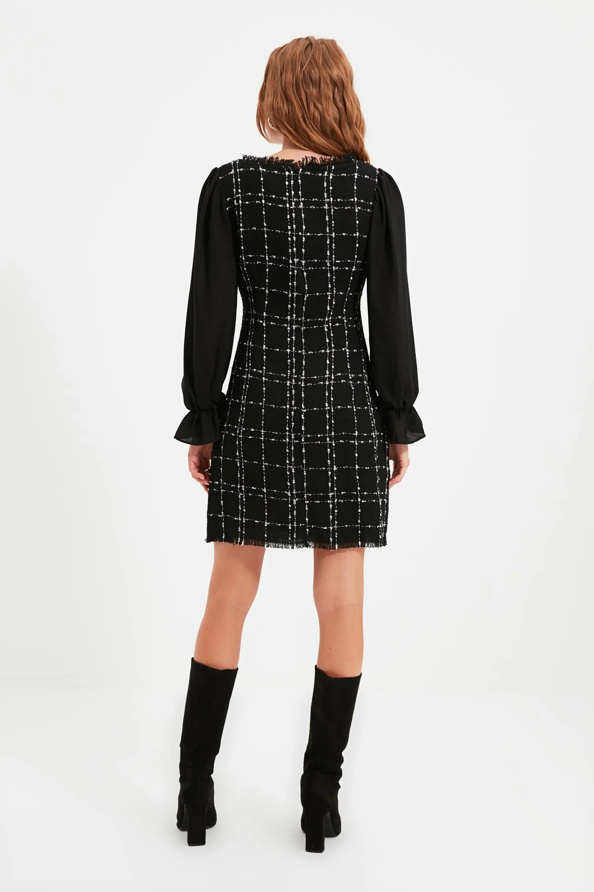Trendyol Collection  Schwarzes Tweed-Kleid mit Mini-Chiffonärmeln in A-Linie und detailliertem Webmuster TWOAW21EL0532