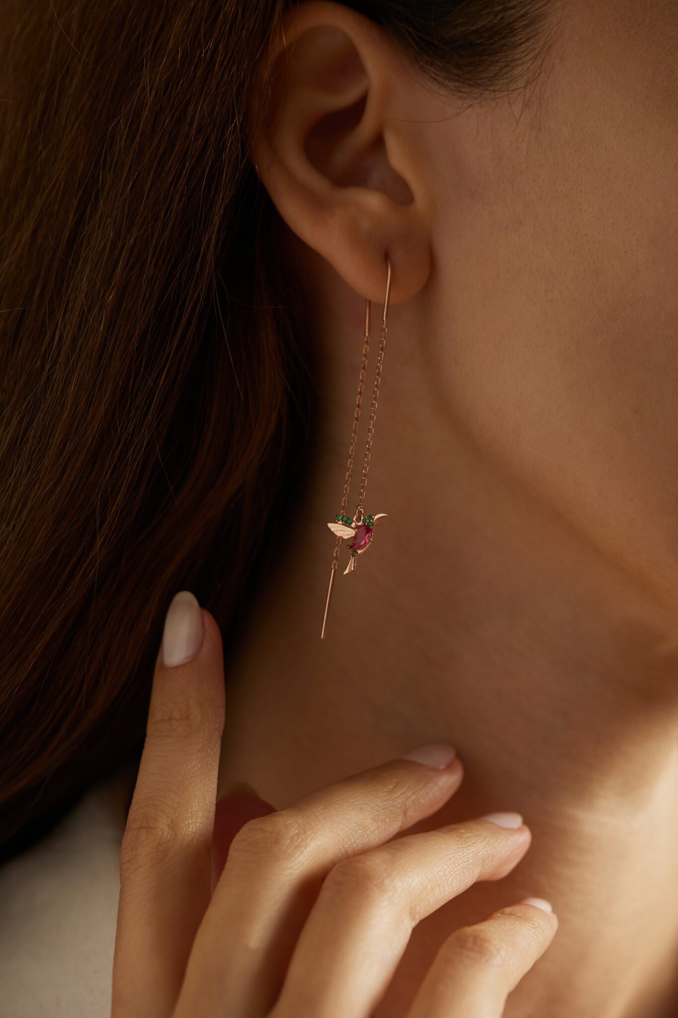 Einzelstück Paar Ohrhänger Einzelstück Kolibri Ohrringe aus 925 Sterling Silber, rosé vergoldet, mit funkelnden Steinen