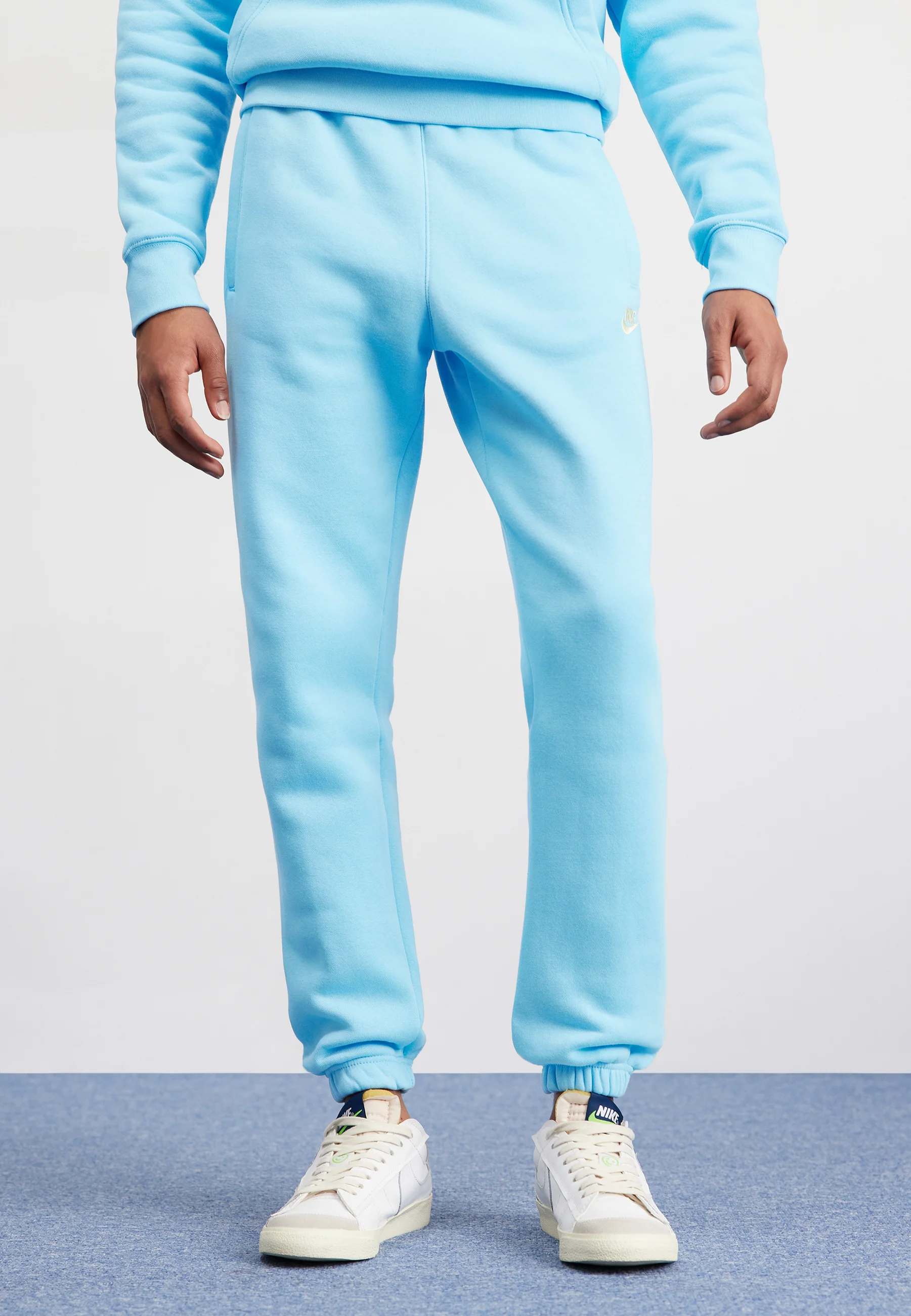 Nike Sportswear CLUB PANT - Pantalones deportivos