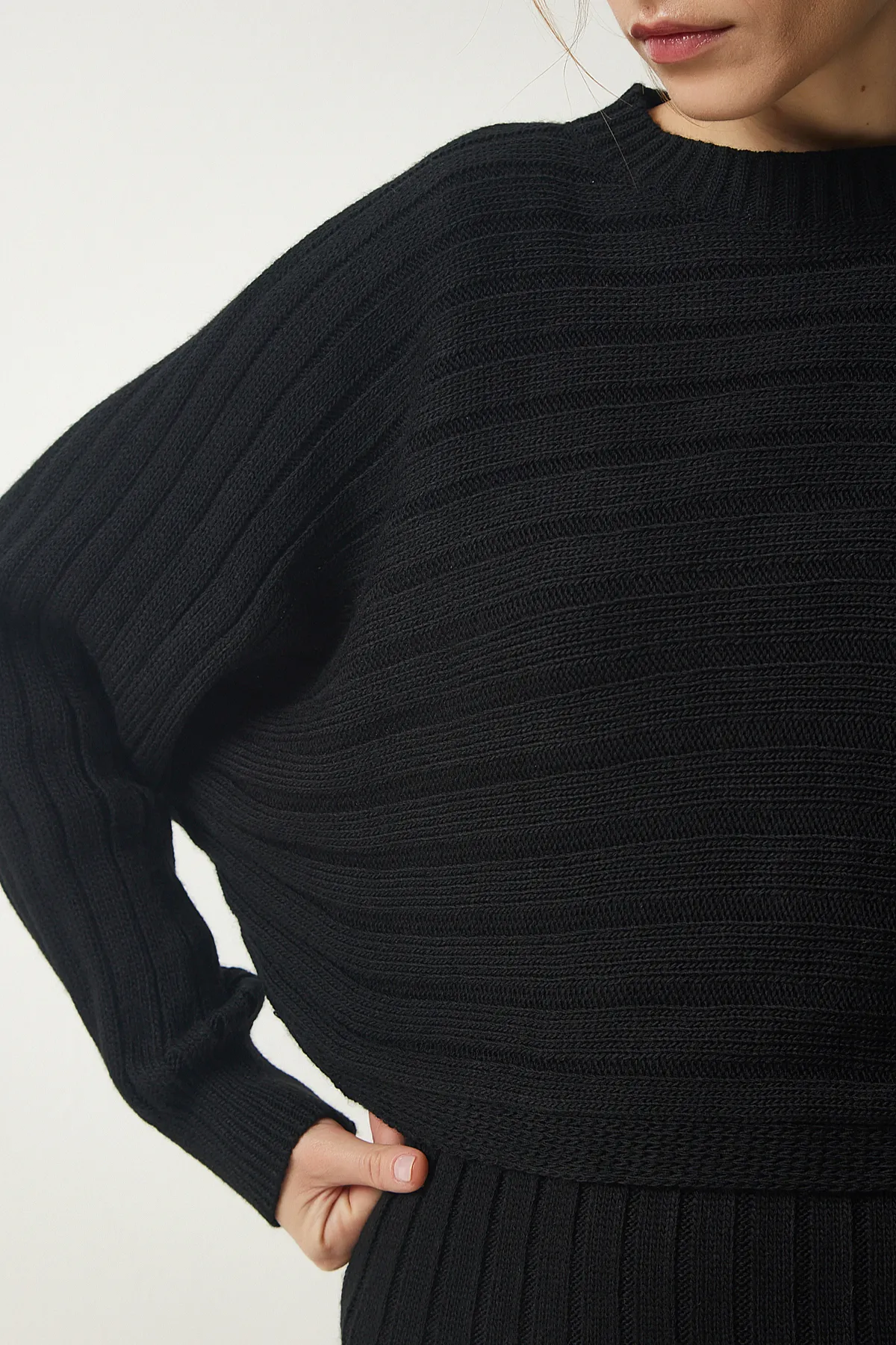 Happiness İstanbul  Schwarzes Strickpullover-Kleid-Set aus Kordel für Damen CI00095