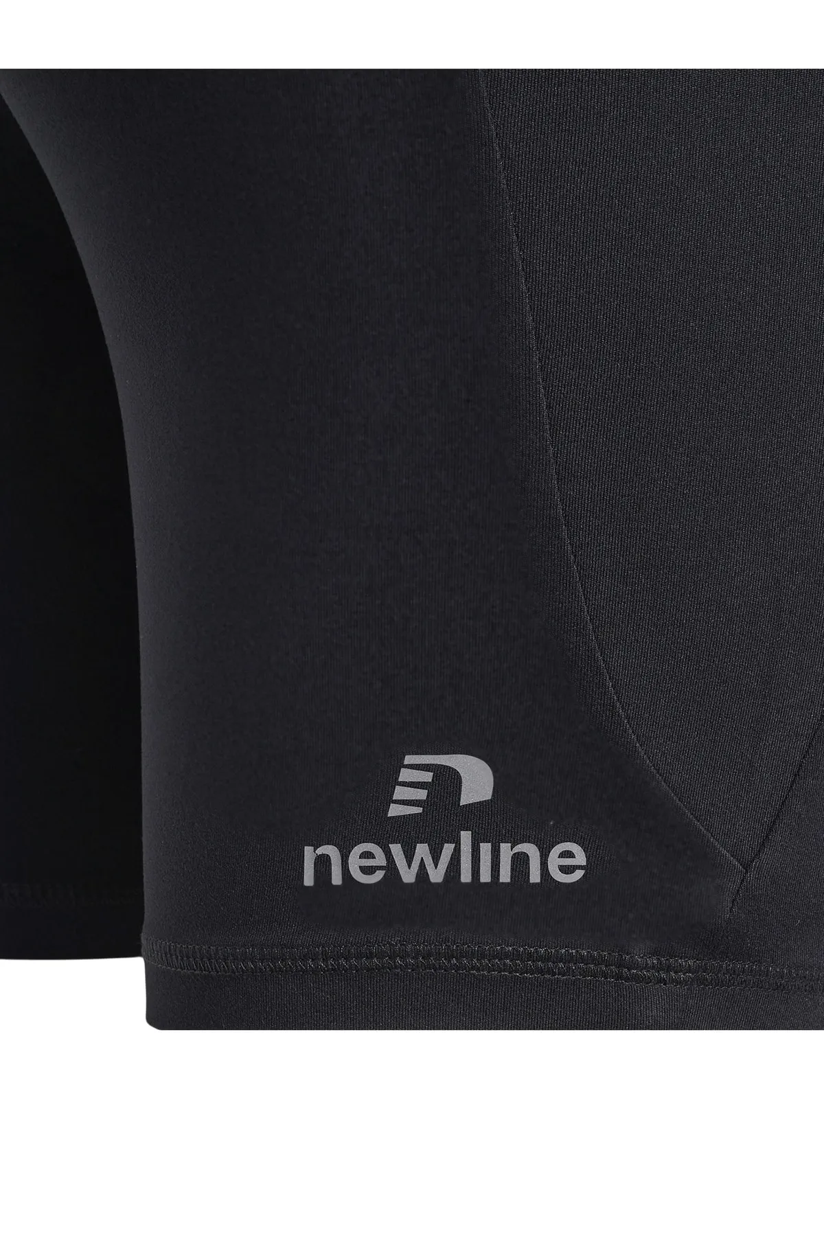 NEWLİNE  Kurze Sporthose - Schwarz - Mittlerer Bund