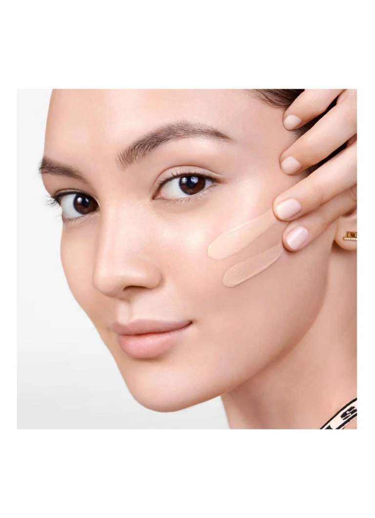 DIOR Prestige Light-in-White Le Protecteur UV Minéral BB SPF 50+ - Tonet solkrem
