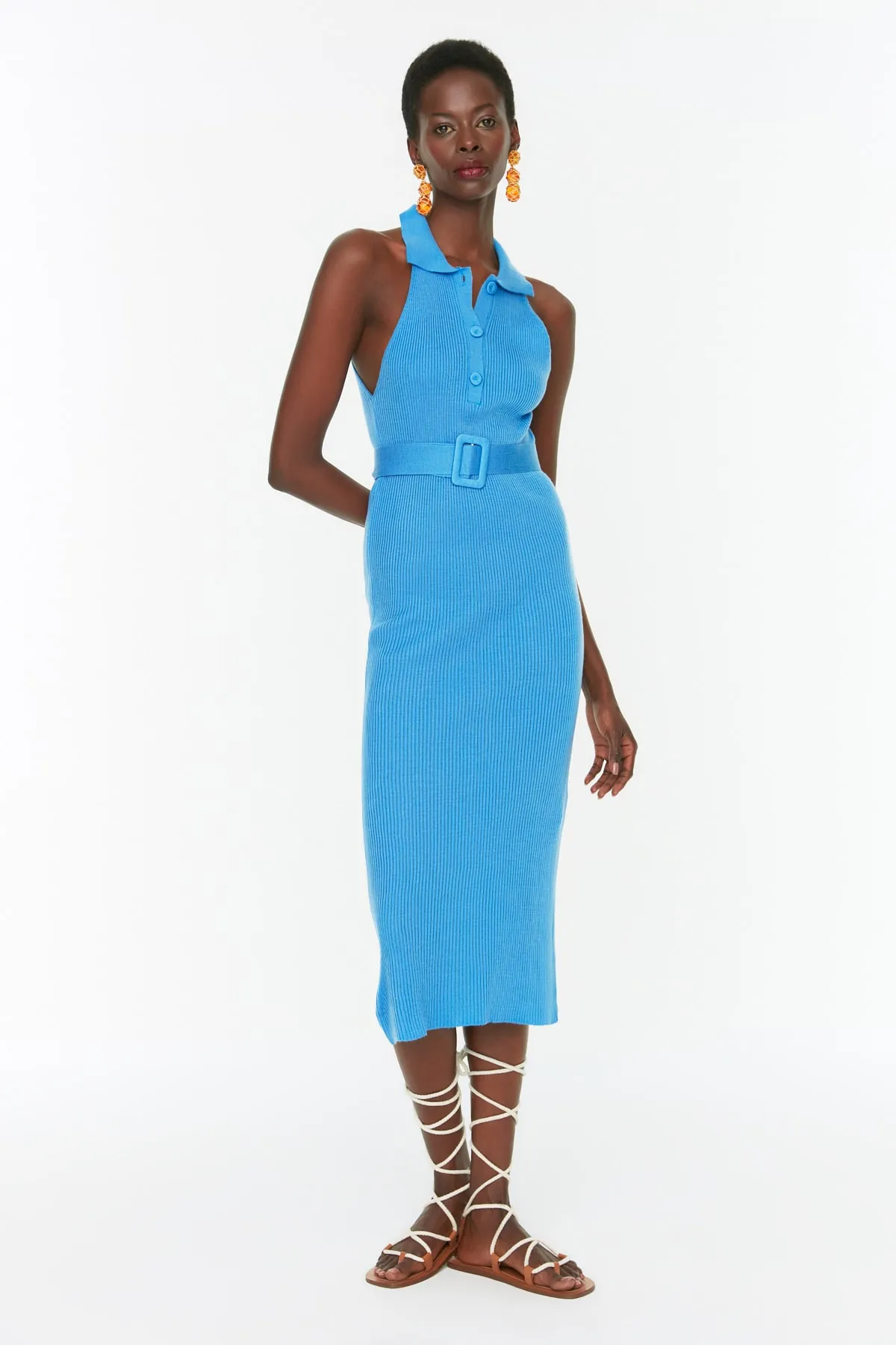 Trendyol Collection  Blaues Strick-Midikleid mit Gürteldetail TWOSS22EL1031