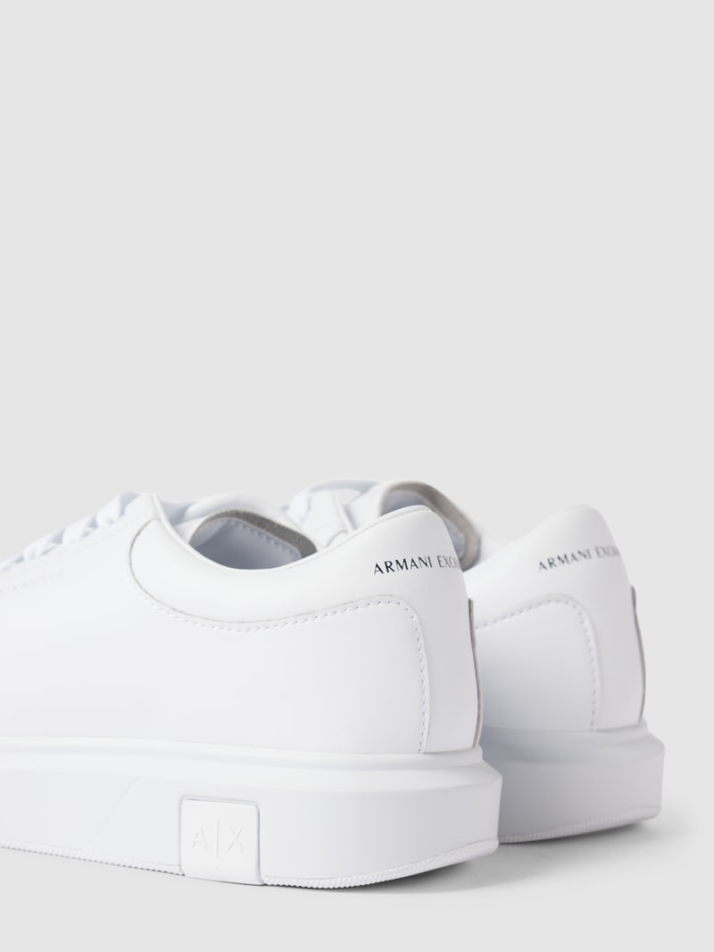 Sneaker aus Leder mit Label-Details in weiß
