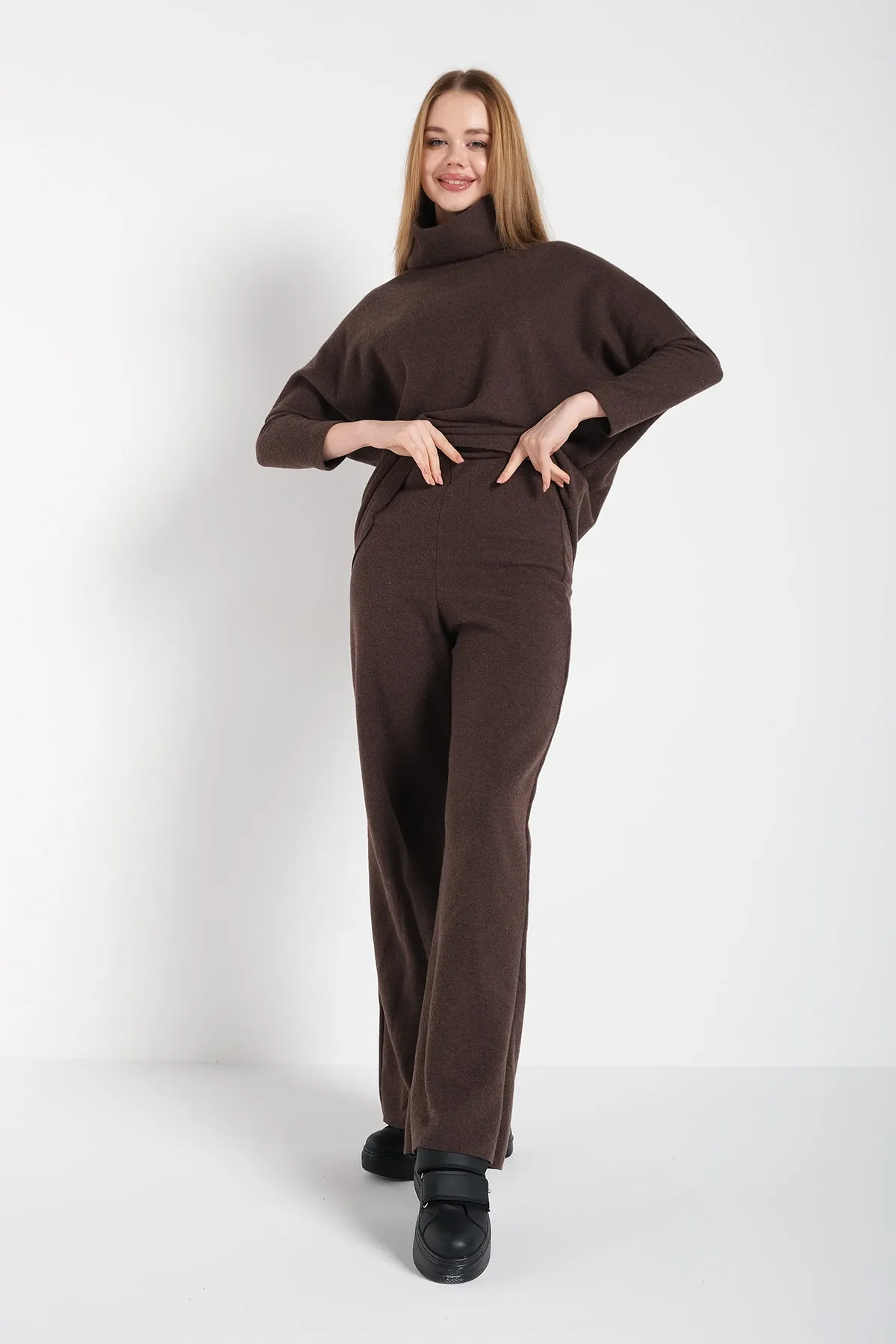Know  Brauner Damen-Overall-Anzug aus Thessaloniki-Stoff mit Halsdetail