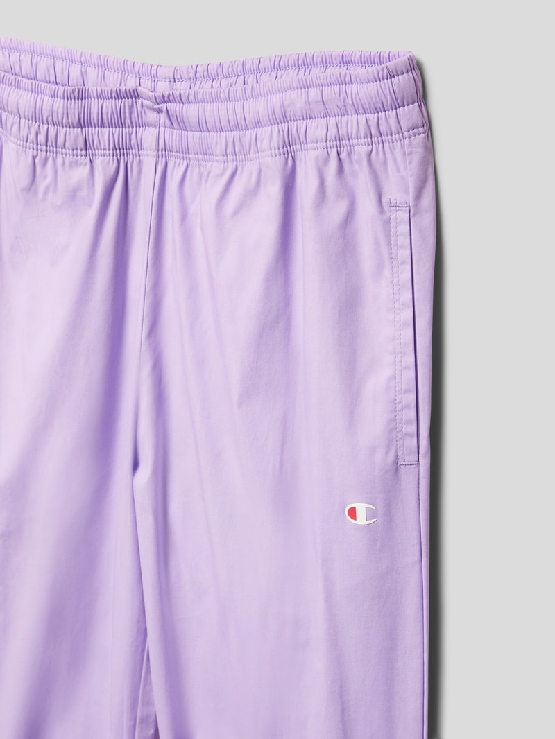 Hose mit Label-Detail in flieder