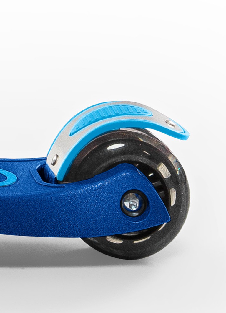Micro Step Maxi Deluxe Scooter mit LED-Beleuchtung in den Rädern