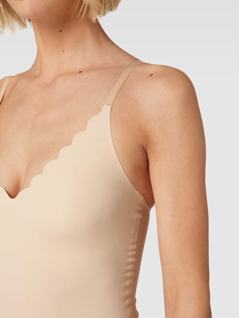 Body mit Muschelsaum in beige
