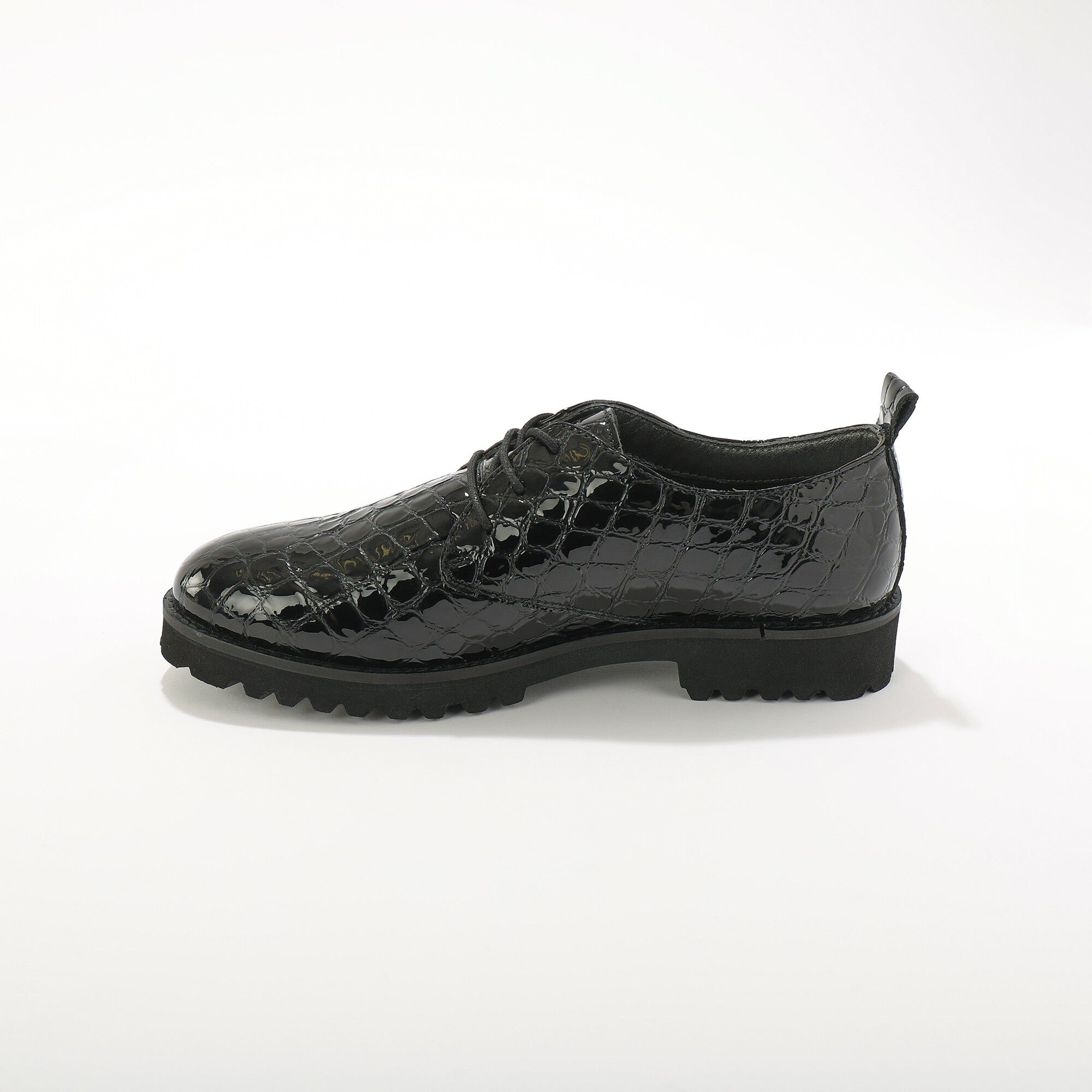 Derbies vernies à lacets en cuir