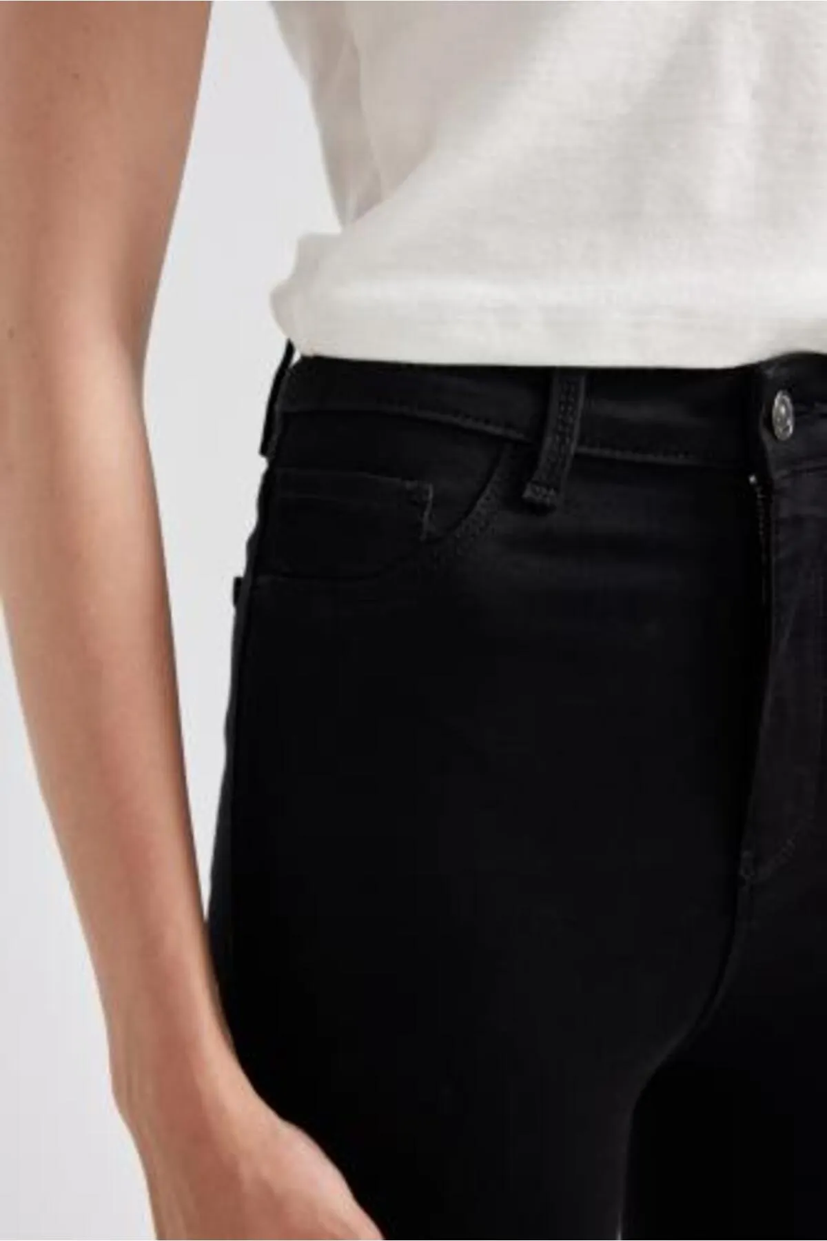 DeFacto  Jegging-Jeans mit hoher Taille, schmalem Bein und langer Länge A5819ax23au